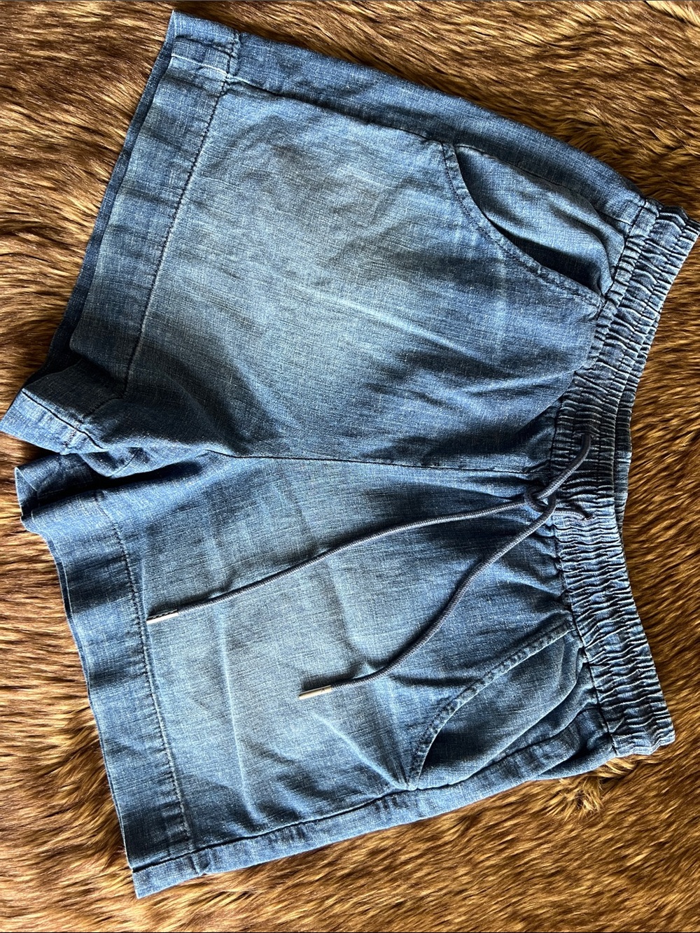 Evereve blue shorts - Size Medium - Picture 3 of 7